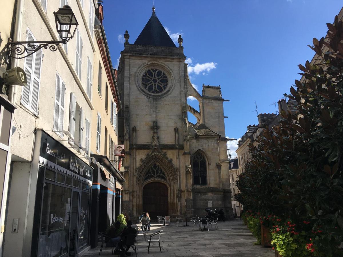 Ferienwohnung Le Rene Pouteau Melun Exterior foto