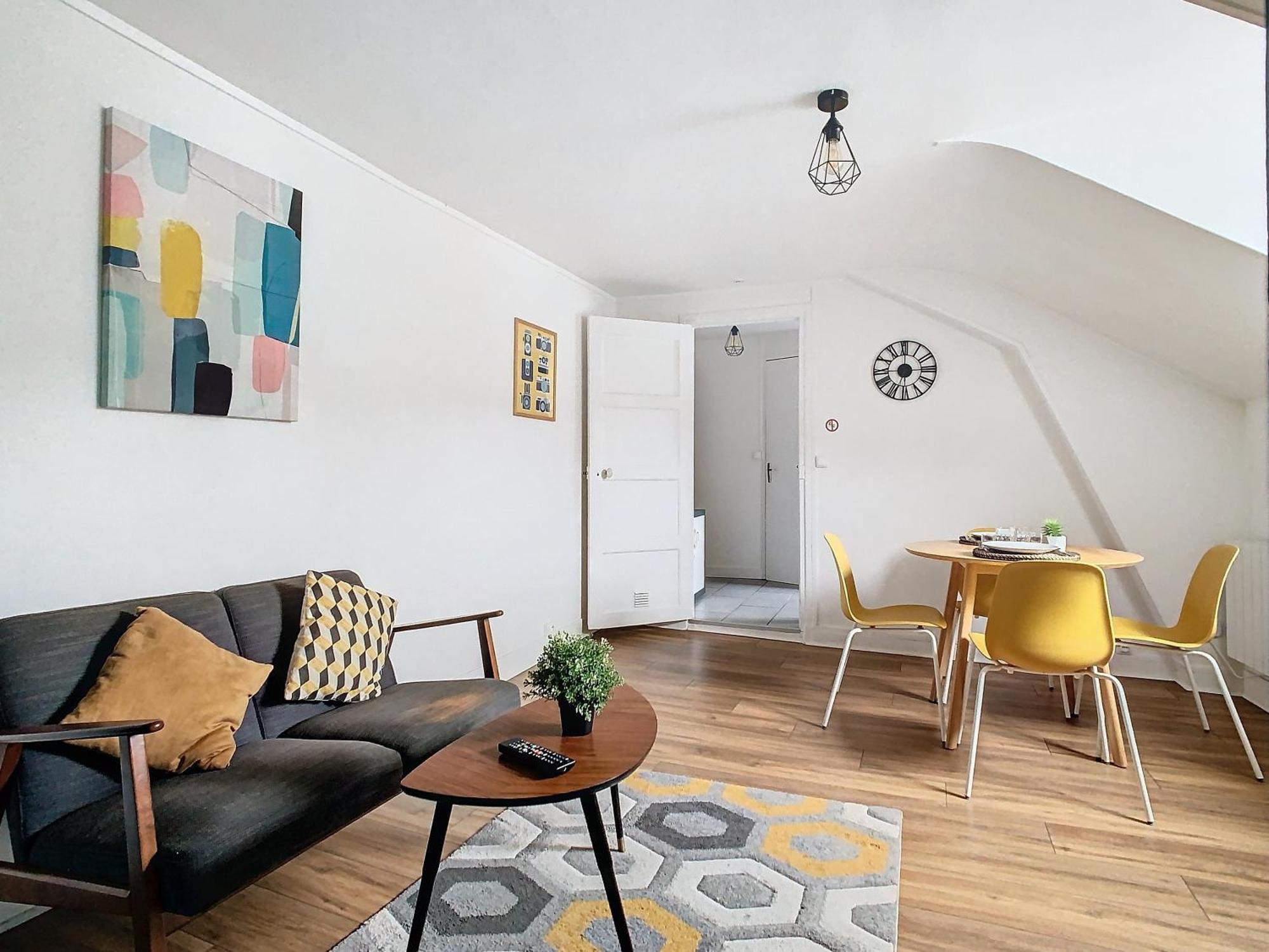 Ferienwohnung Le Rene Pouteau Melun Exterior foto